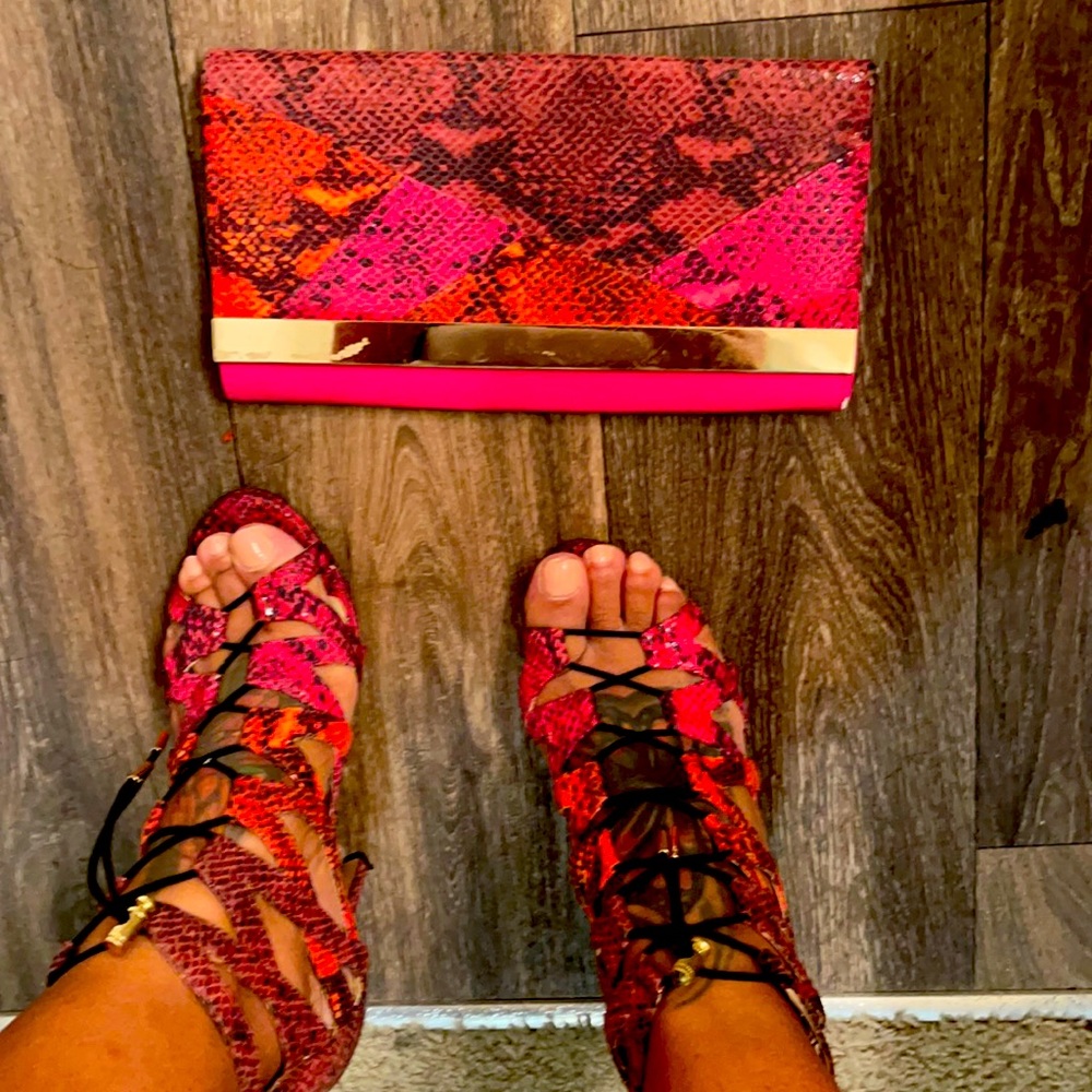 Comes with clutch as a bonus fun party heels